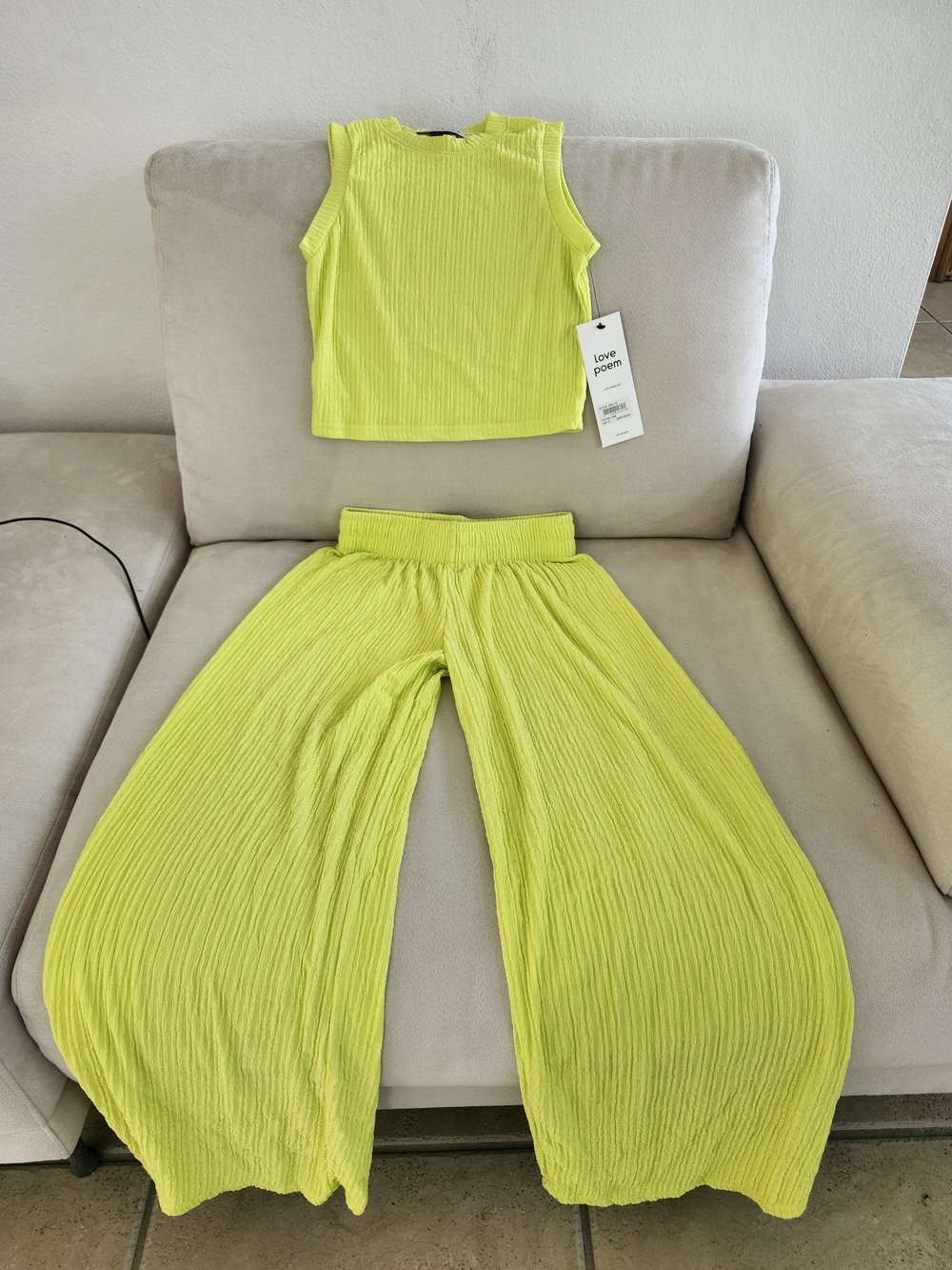 High-Rise Ribbed Wide-Leg Pants in Lime Green - Picture 3 of 4